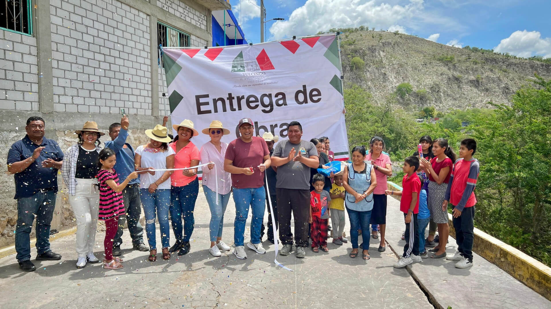 "CONTAR CON SERVICIOS BÁSICOS ES IMPRESCINDIBLES; CONTAR CON ELECTRICIDAD NOS FACILITA LA VIDA Y NOS AYUDA A HACERLA MÁS FÁCIL. ES UN SERVICIO FUNDAMENTAL EN MUNDO TECNOLÓGICO".